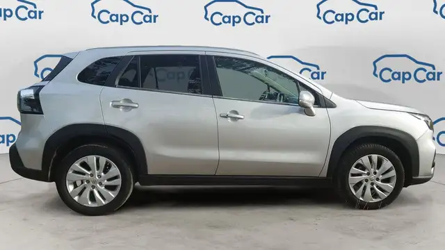 Suzuki SX4 S-Cross view 4