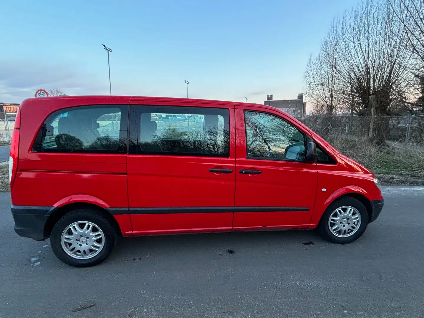 Mercedes-Benz Vito Vito 120 CDI Compact A Rouge - 1