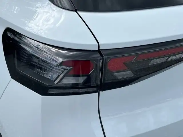 Volkswagen T-Roc view 13