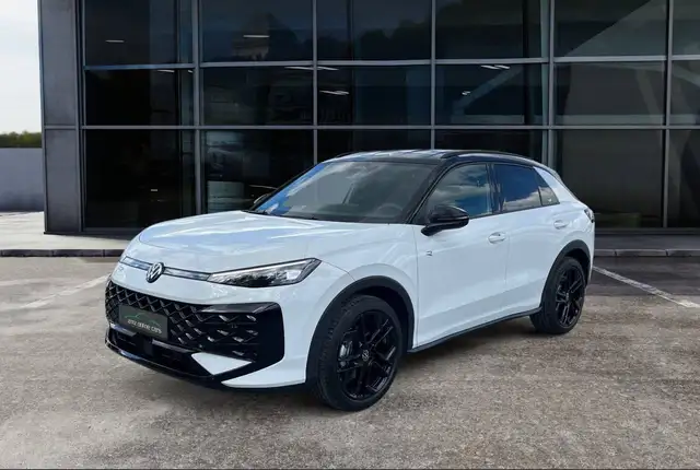 Volkswagen T-Roc view 2