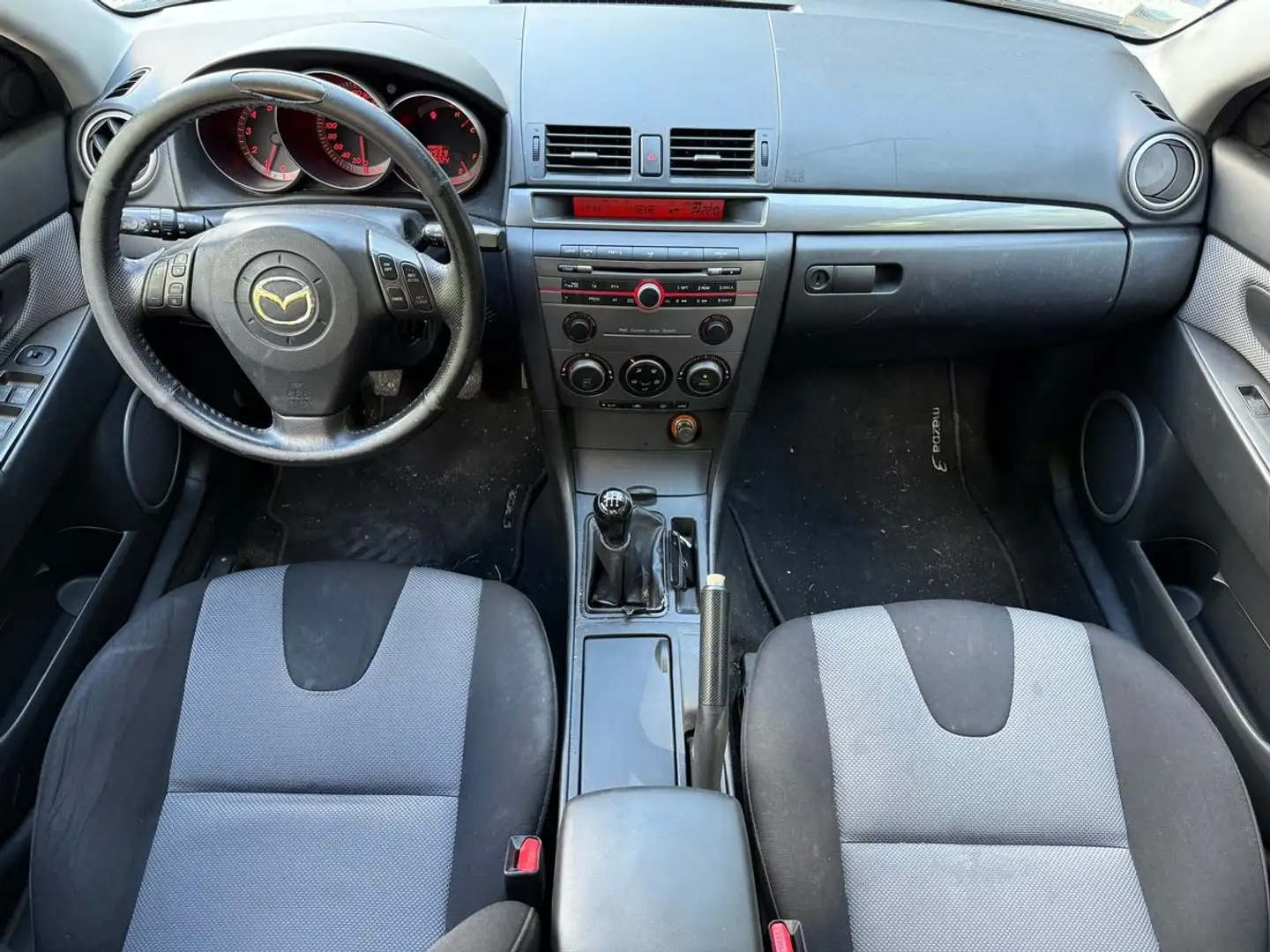 Mazda 3 BK 1.6 MZ-CD 110cv Performance 2e main Noir - 2