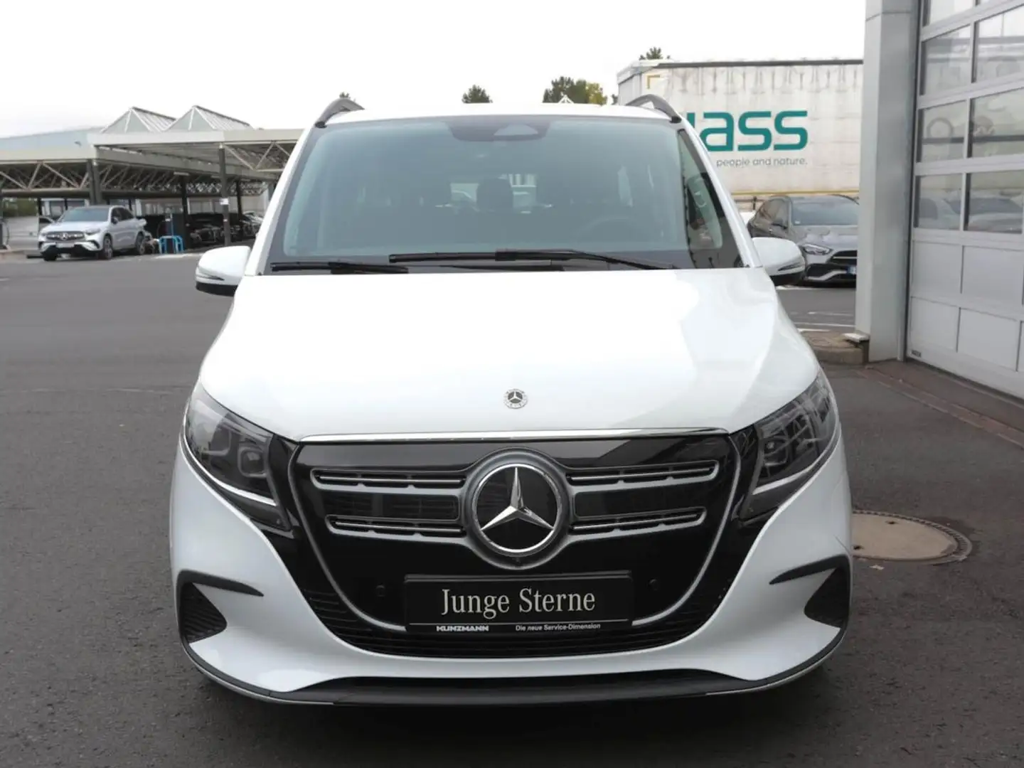 Mercedes-Benz EQV 300 AVANTGARDE Lang MBUX Navi Distronic 360° Blanc - 2