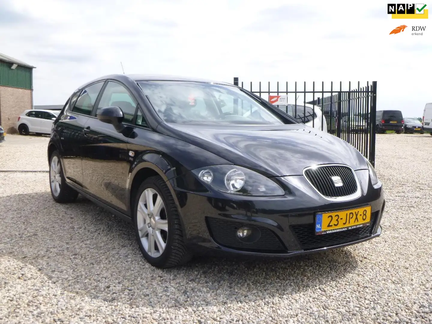SEAT Leon 1.8 TFSI Businessline Чорний - 1