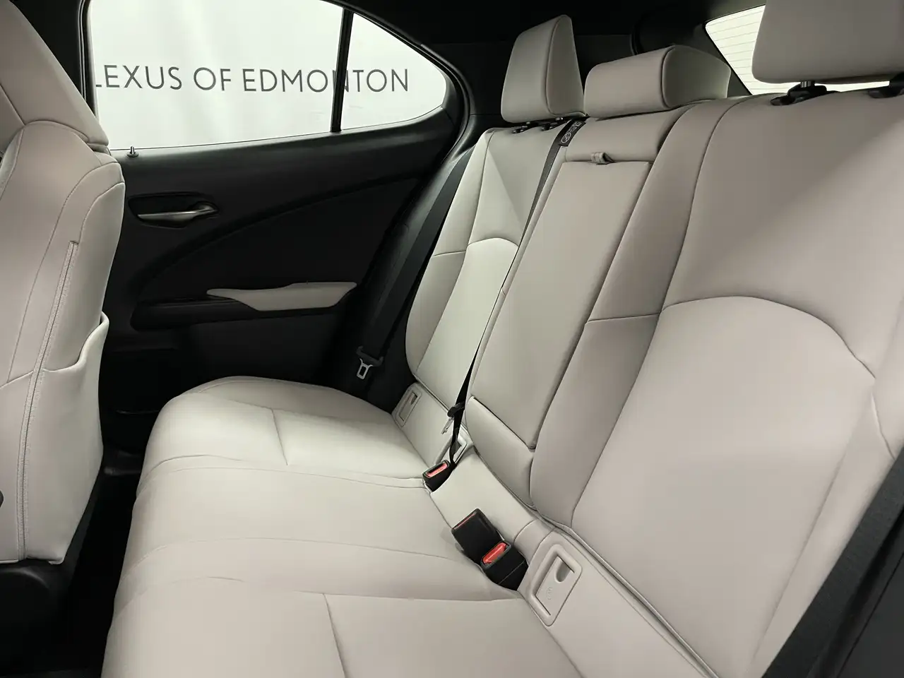 Lexus UX снимка Lexus UX
