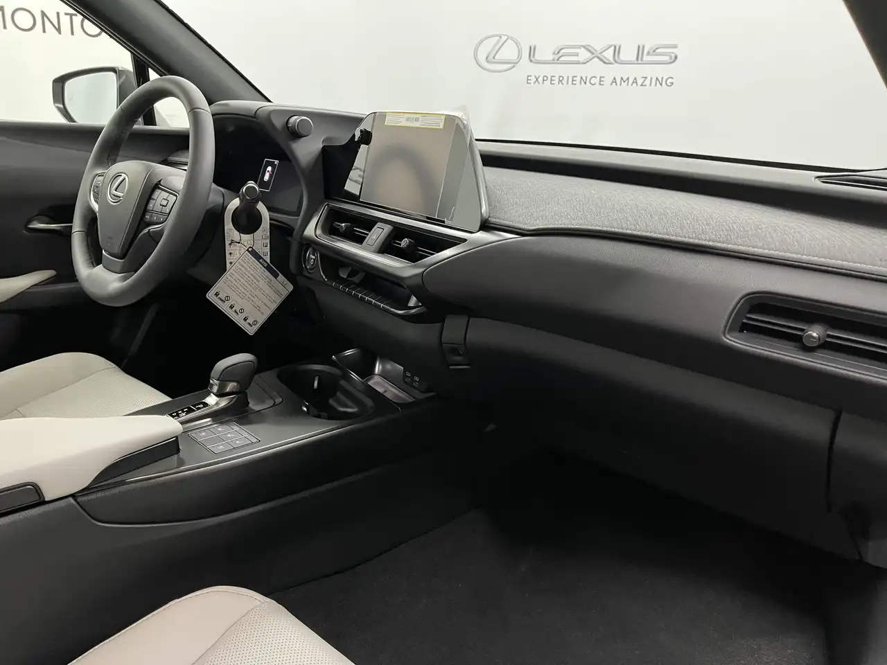 Lexus UX снимка Lexus UX