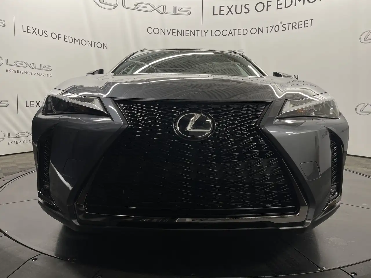 Lexus UX снимка Lexus UX