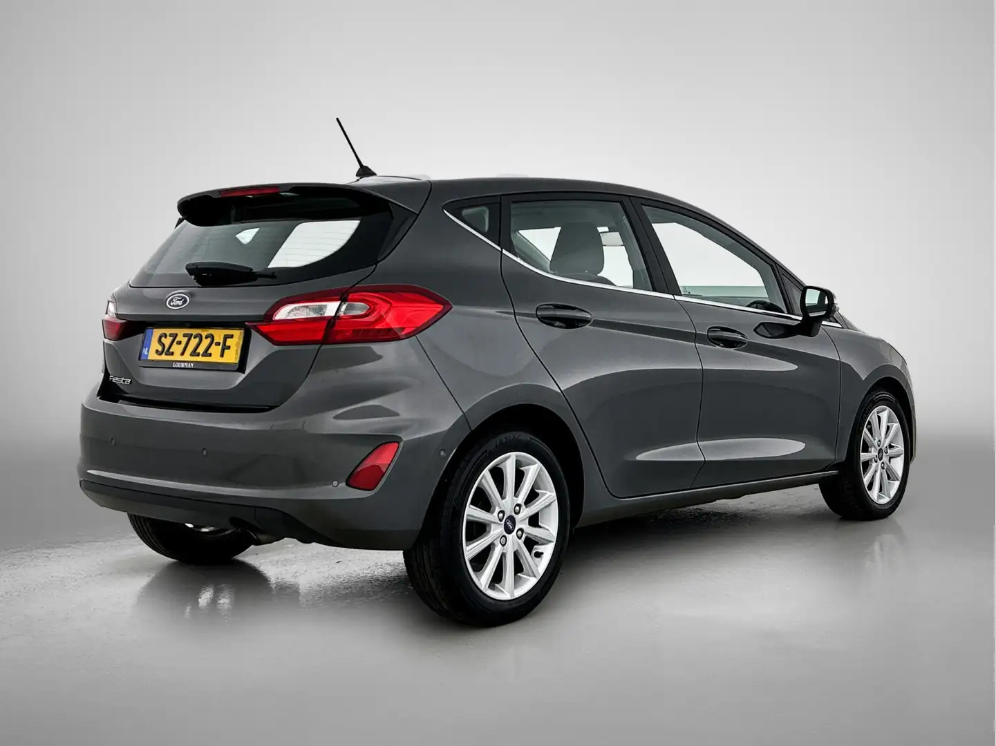 Ford Fiesta 1.0 EcoBoost Titanium Grijs - 2