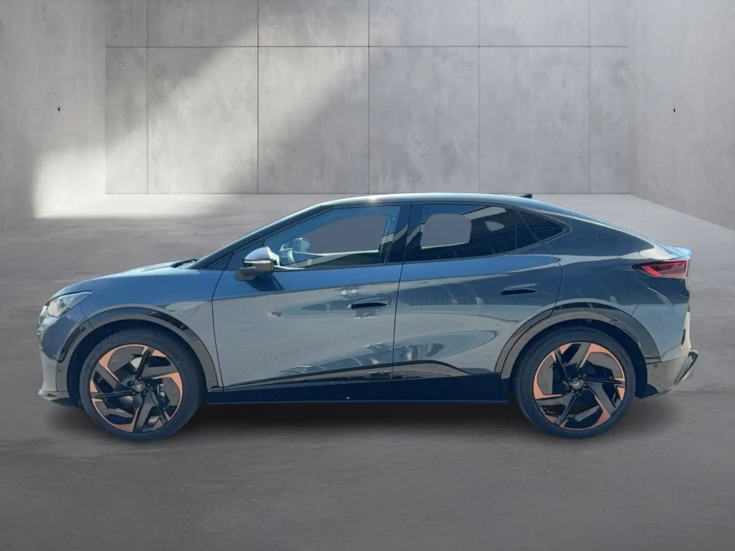 CUPRA Tavascan Adrenaline 210kW/286PS Blau - 2