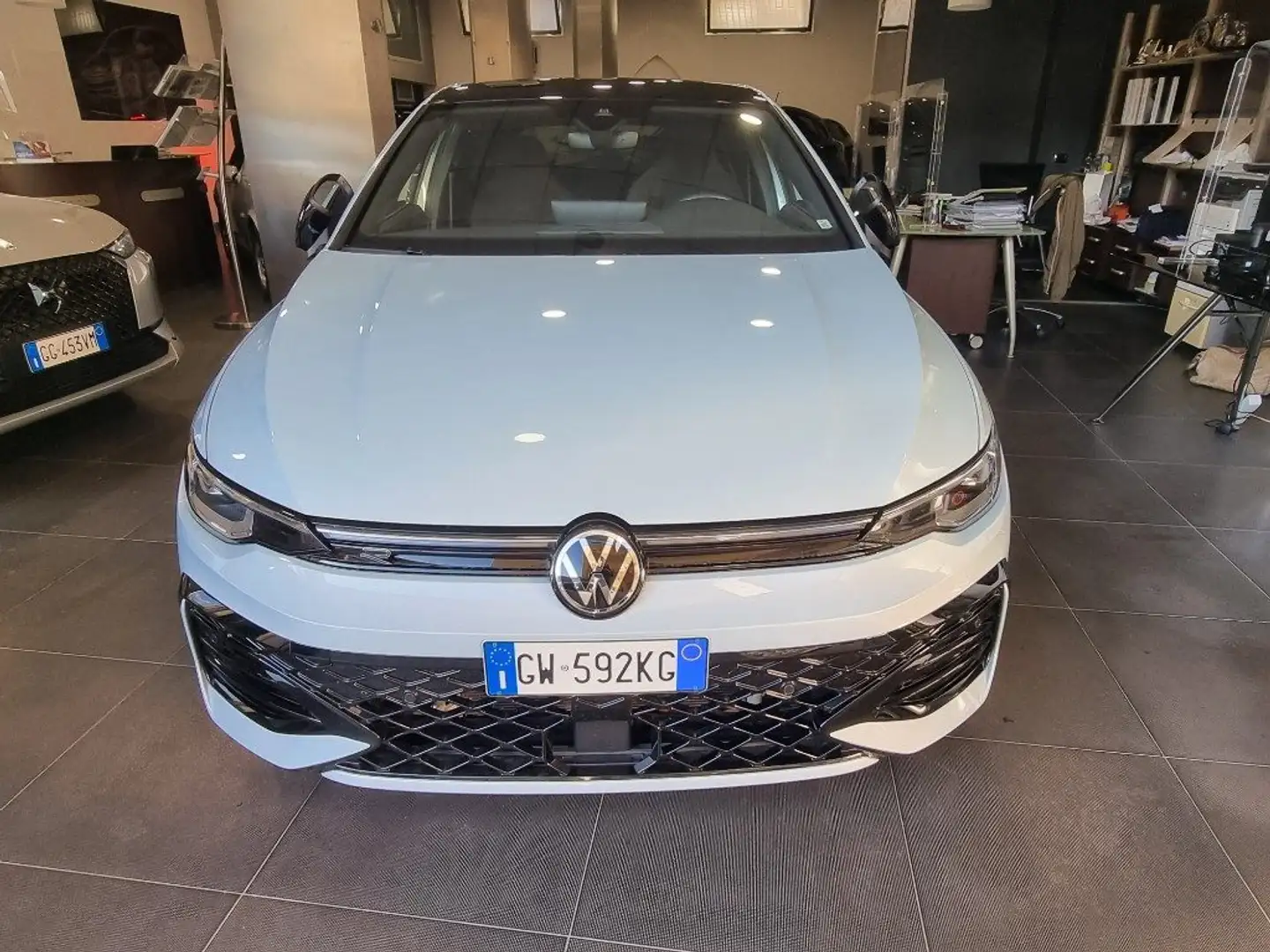 Volkswagen Golf 2.0 TDI 150 CV DSG SCR R-Line Gris - 2
