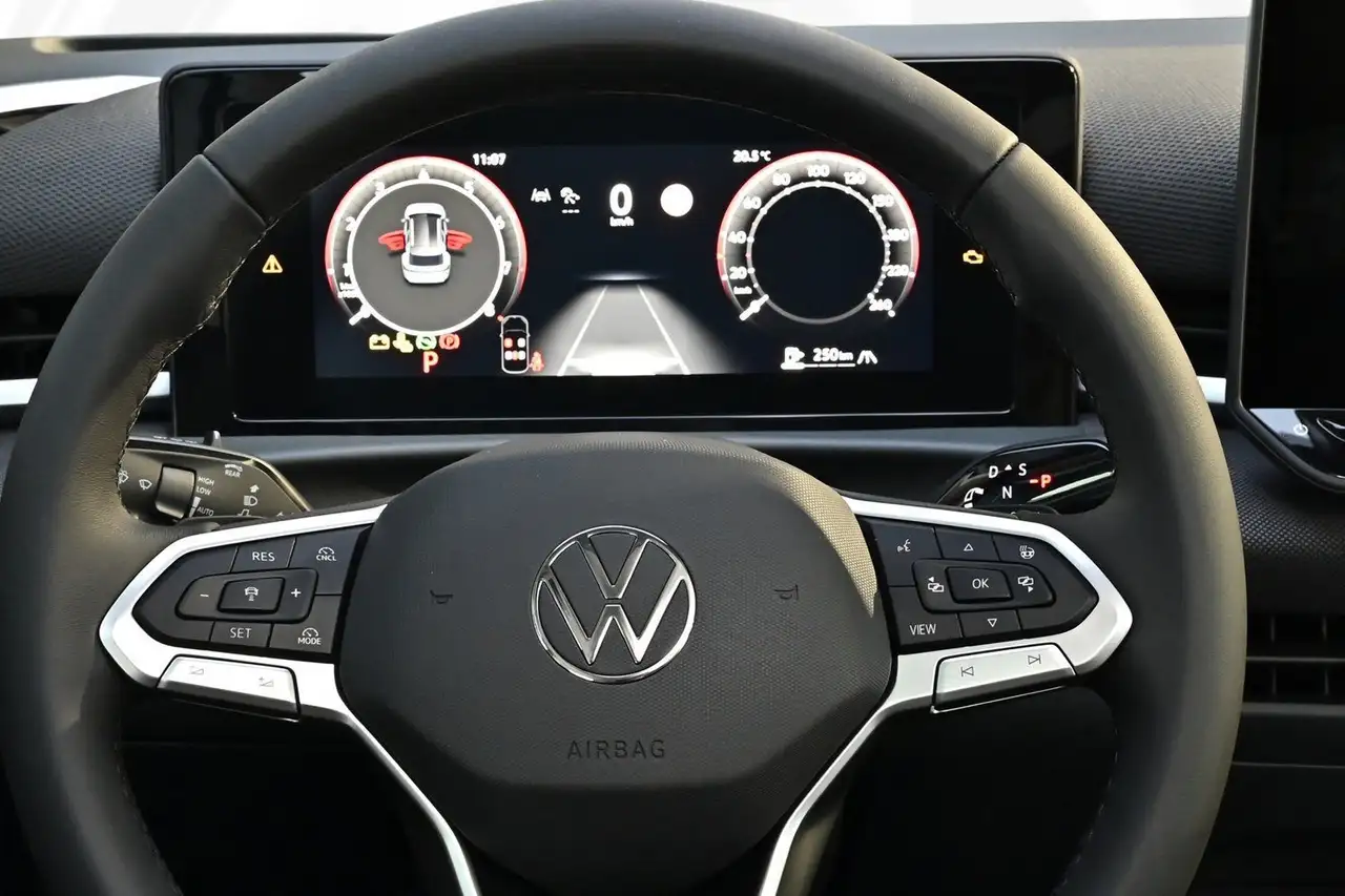 Volkswagen T-Roc 1.5 eTSI 110 kW Life 13