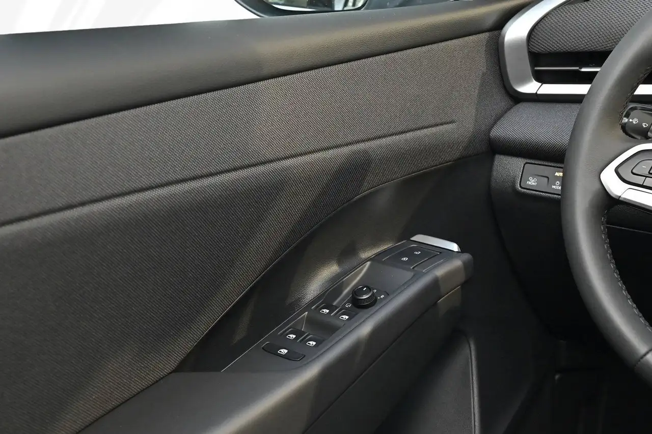 Volkswagen T-Roc 1.5 eTSI 110 kW Life 15