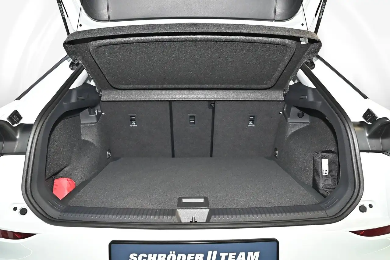 Volkswagen T-Roc 1.5 eTSI 110 kW Life 9