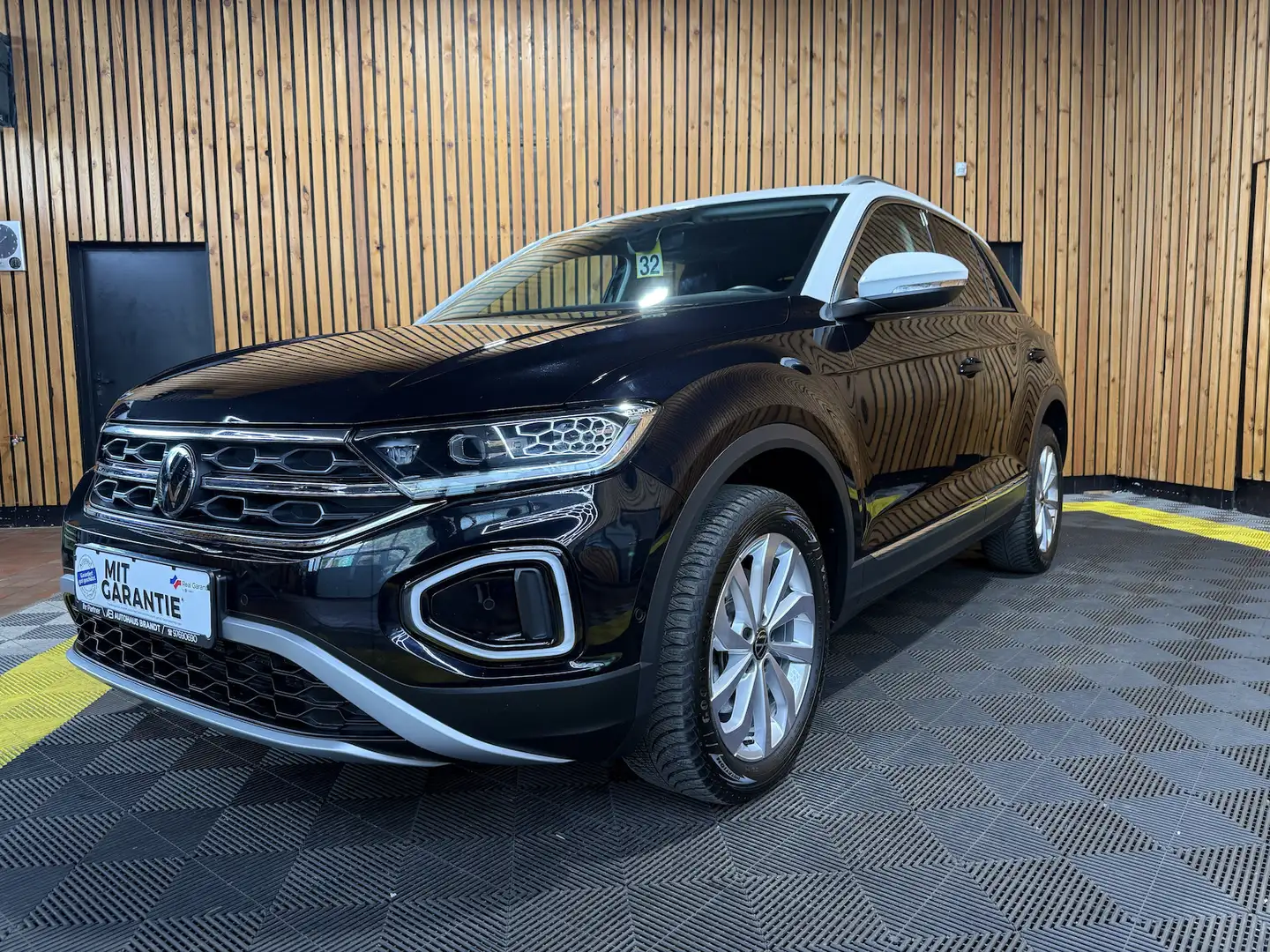 Volkswagen T-Roc 2,0 TDI Style DSG Navi*LED*Kam*Virtual*ACC Noir - 1