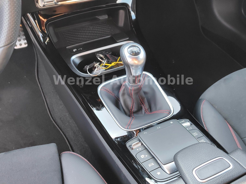 Mercedes-Benz CLA 200 *KAM*19ZOLL*CARPLAY*LED* — photo 23