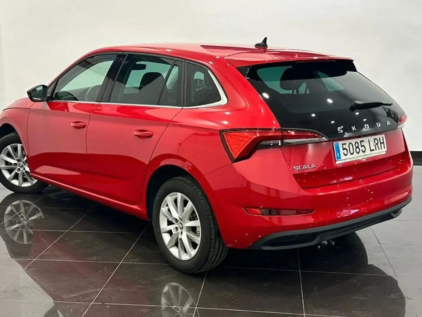 Skoda Scala 1.0 TSI Active Rojo - 2