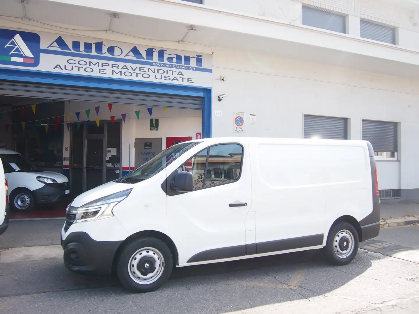 Renault Trafic 2.0DCI 120CV POCHI KM LED Blanco - 1