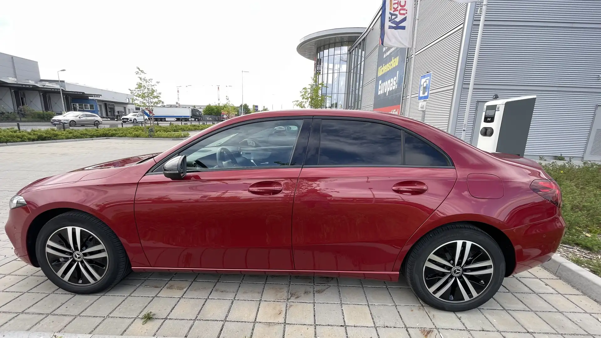 Mercedes-Benz A 250 Mercedes-Benz A 250 e Limo Pano Night MBUX HE - 2