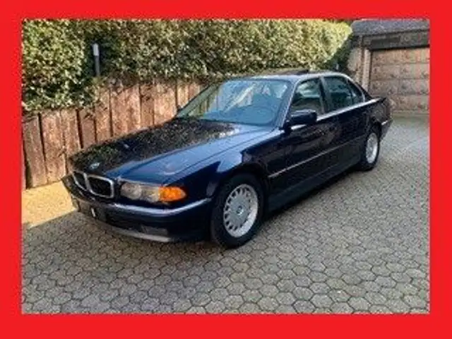 BMW 735 i A