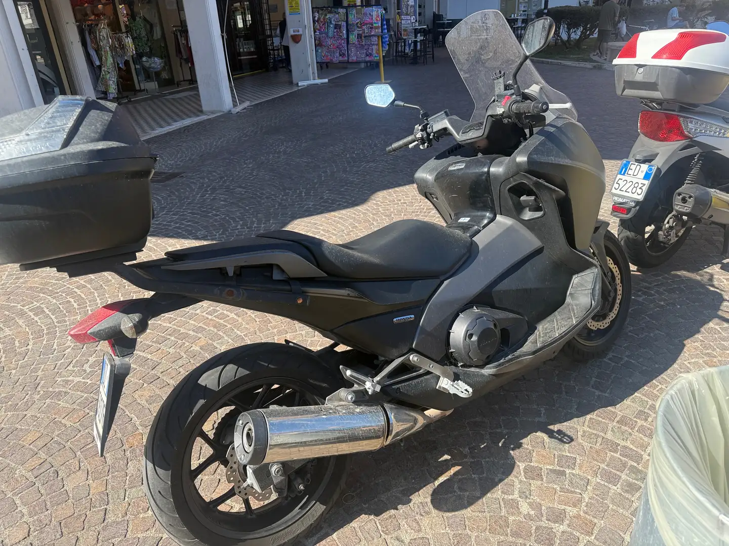 Honda Integra 700 Nero - 2