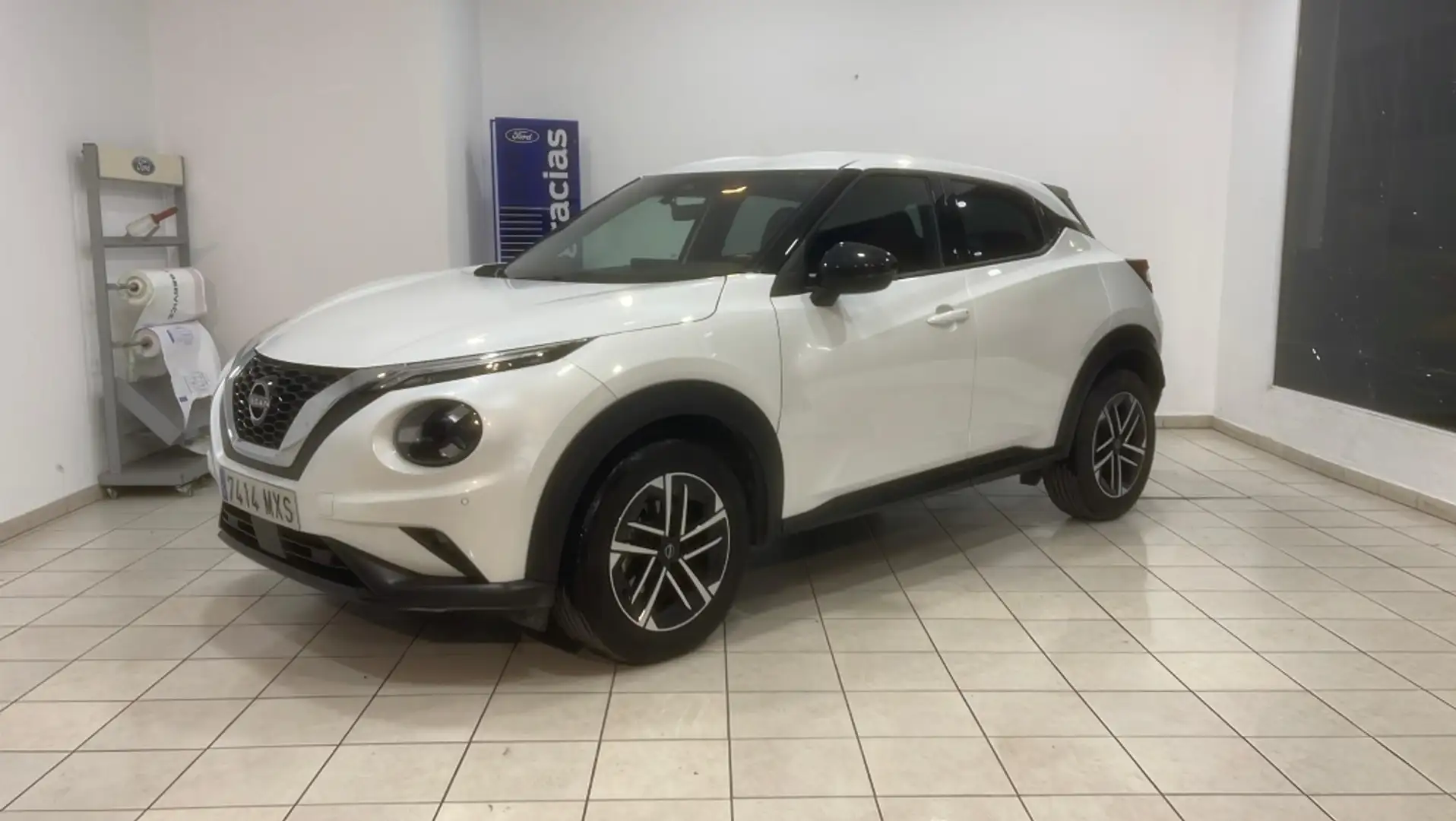 Nissan Juke 1.0 DIG-T N-Connecta 4x2 84kW Blanco - 1