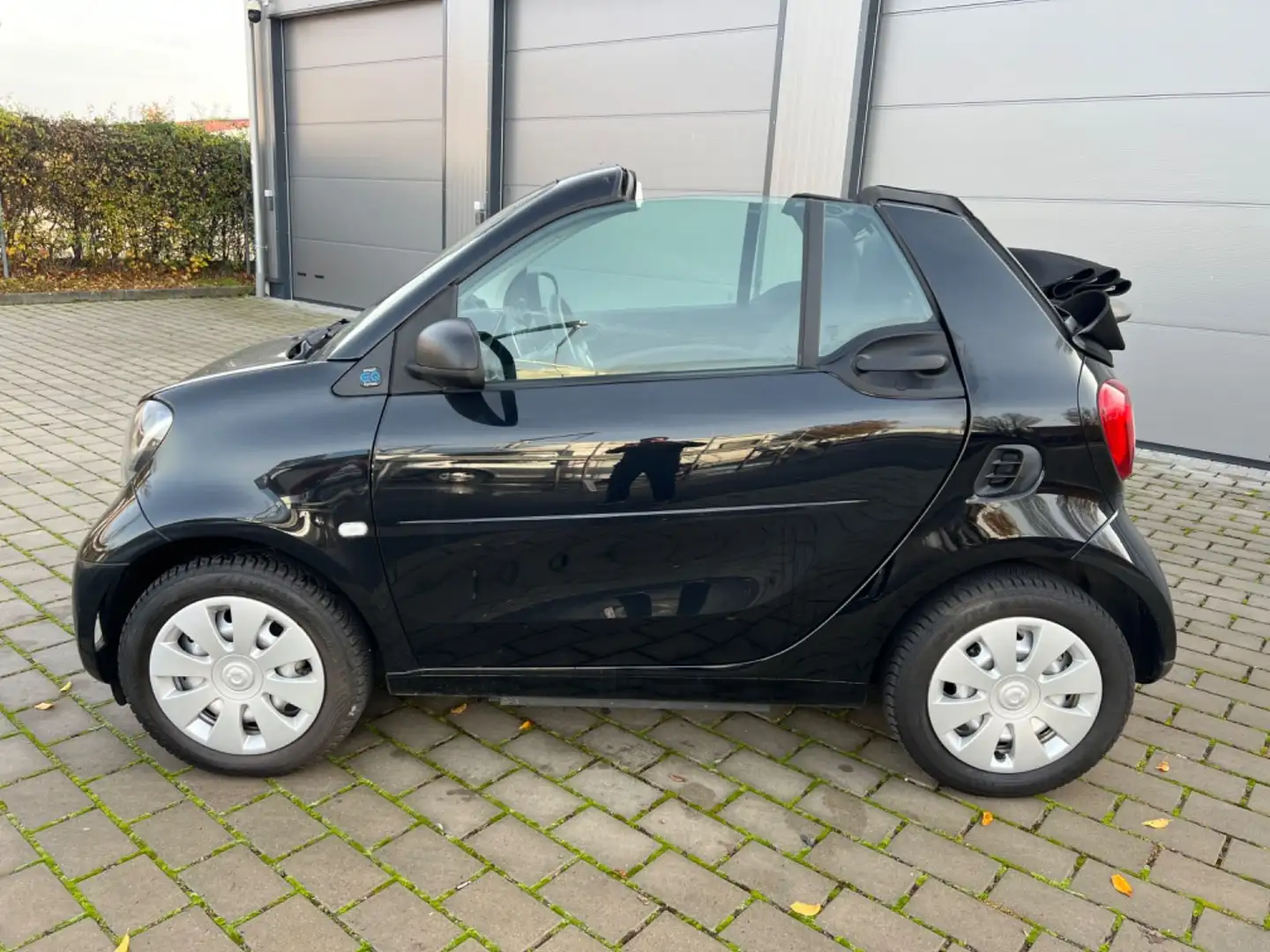 smart forTwo Cabrio electric drive EQ 22KW Schnelllade Schwarz - 2