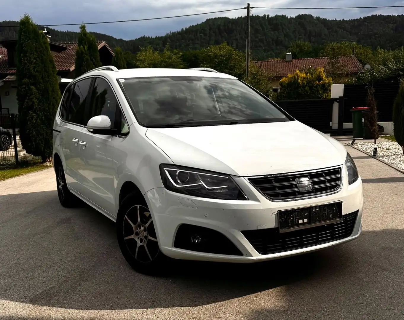 SEAT Alhambra Executive 2,0 TDI CR Weiß - 1