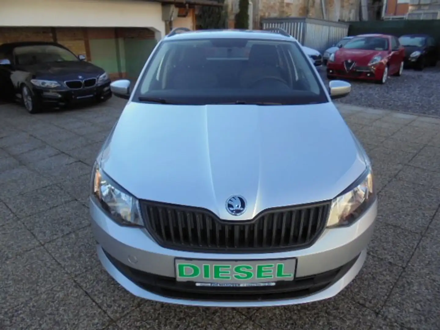 Skoda Fabia Grau - 2