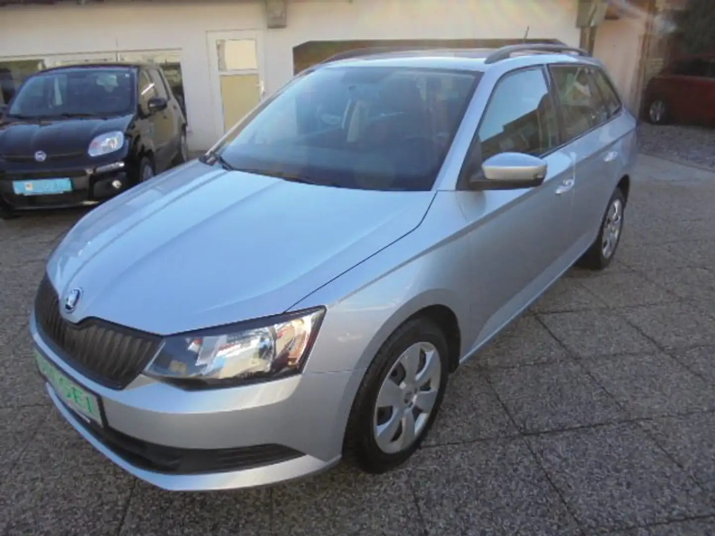 Skoda Fabia Grau - 1