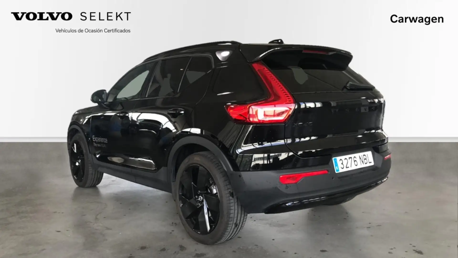 Volvo XC40 BLACK EDITION PLUS B3 MILD HYBRID - 2