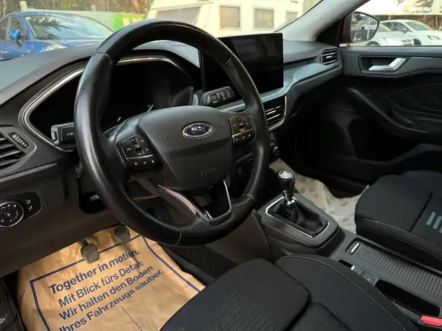 Ford Focus view 10