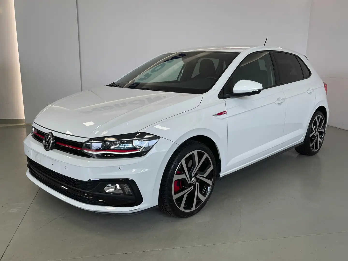 Volkswagen Polo GTI 2.0 TSI DSG 200CV - 2