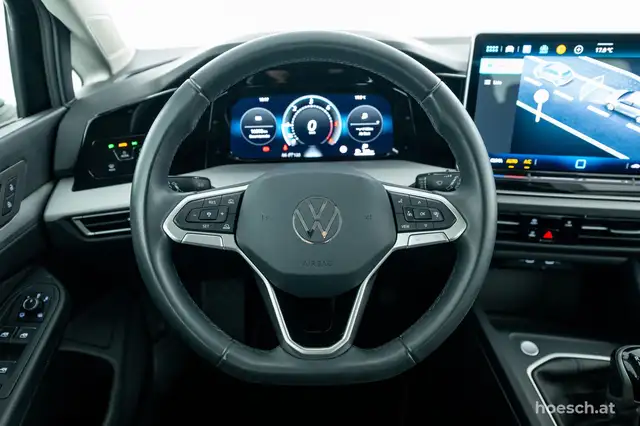 Volkswagen Golf view 6