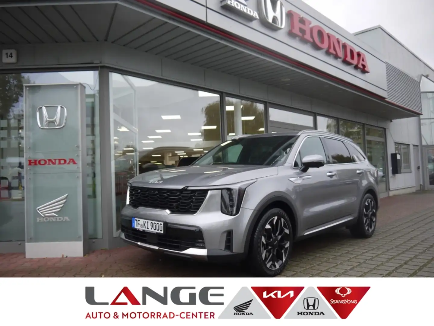 Kia Sorento Platinum 4WD 2.2 CRDi EU6e PE 2.2D AWD PLAT 7S NA Grijs - 1