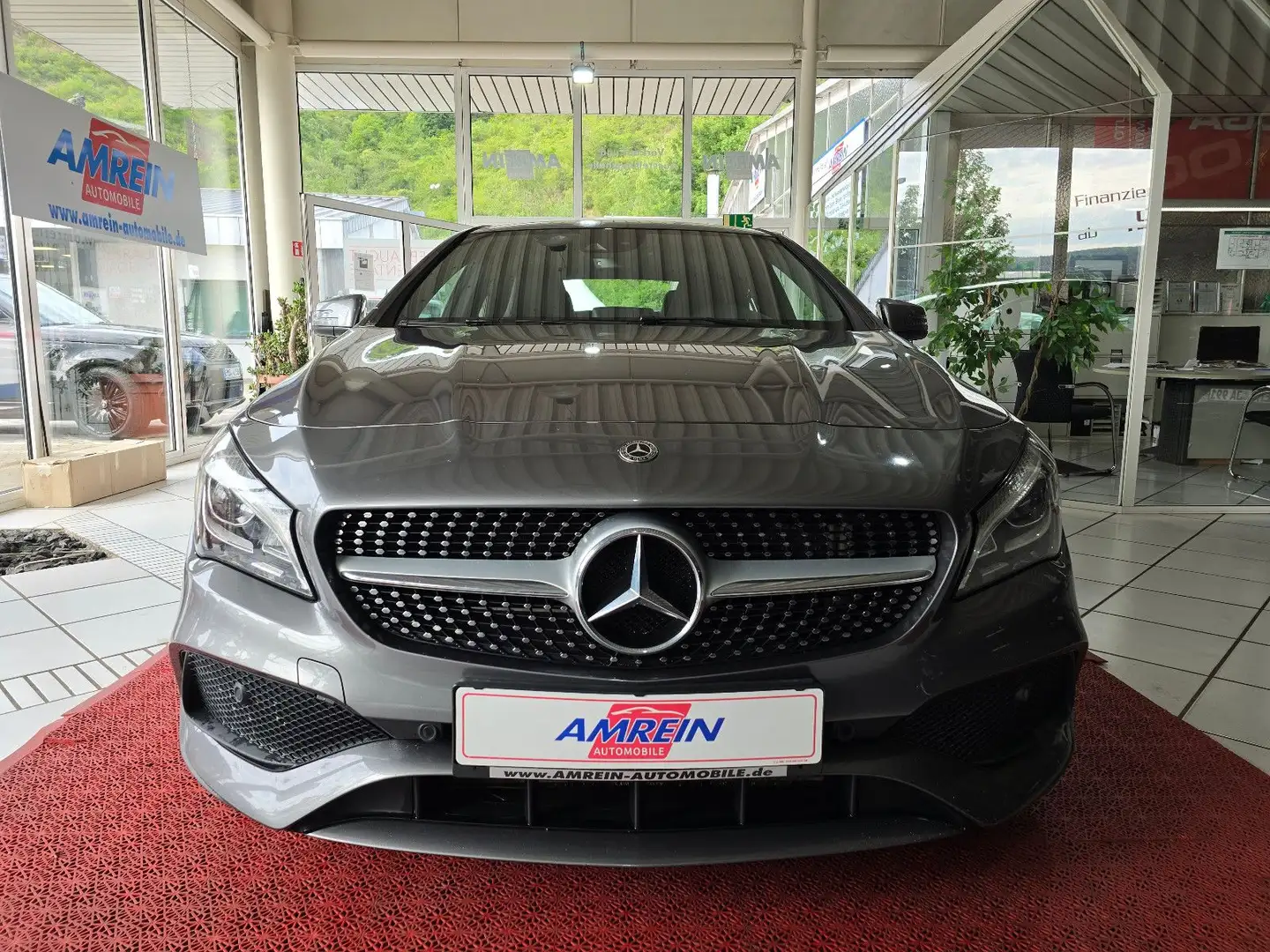 Mercedes-Benz CLA 250 4Matic+AMG+NAVI+KAMERA+H/K+LED+PANO+ Grau - 2