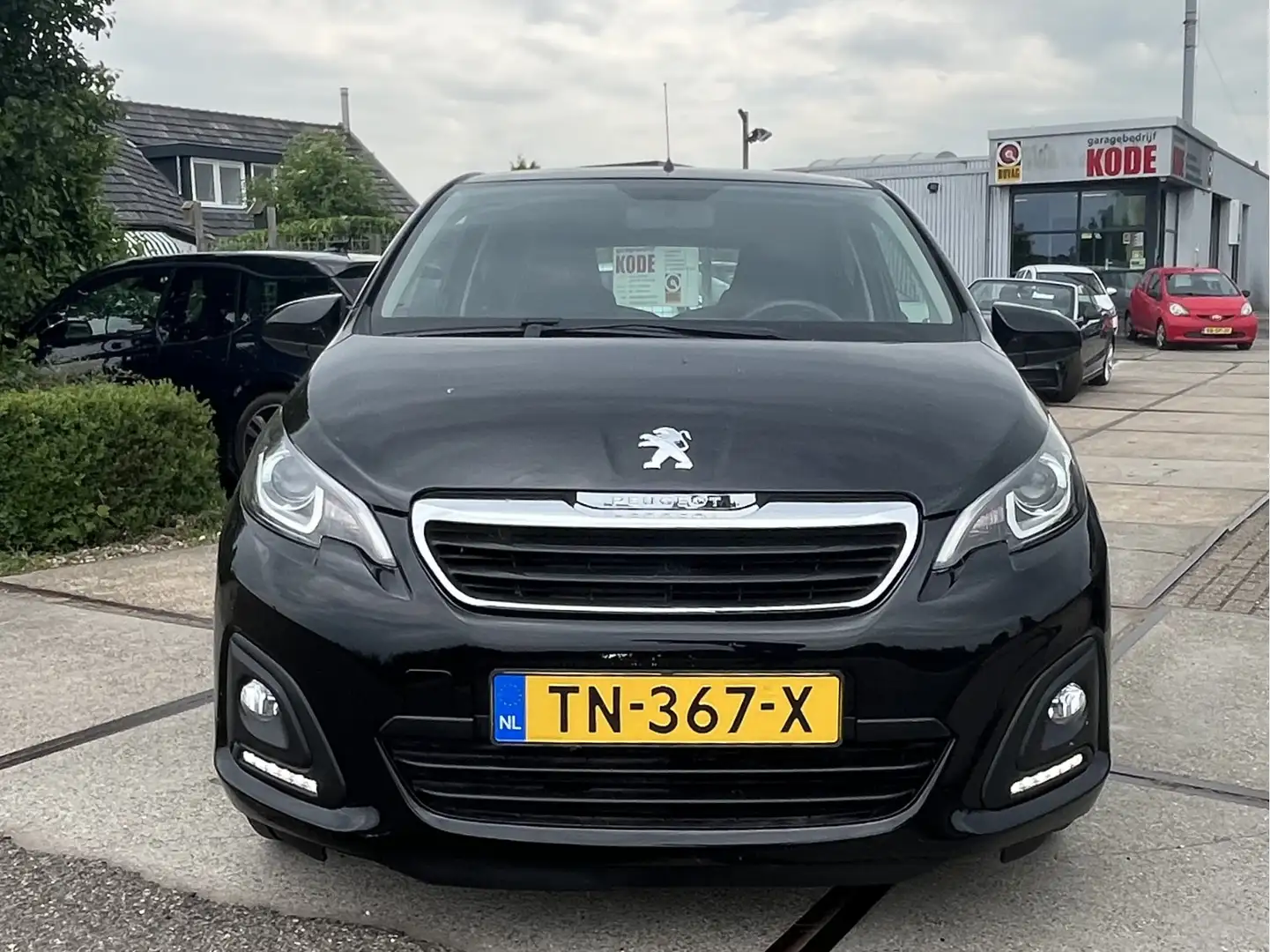 Peugeot 108 1.0 e-VTi Active Zwart - 2