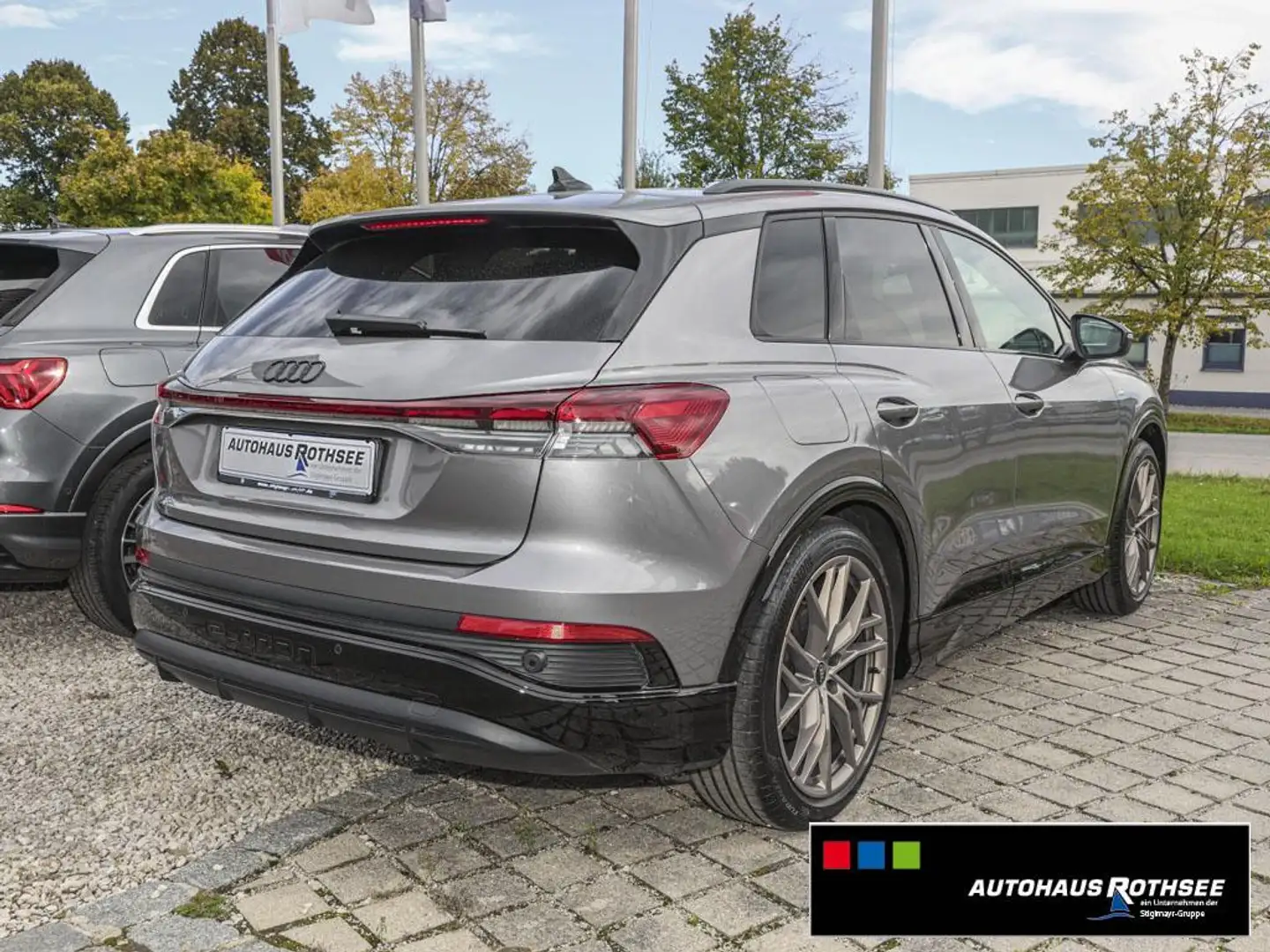 Audi Q4 e-tron S-line edition one 35 NAVI+SONOS+MATRIX Gris - 2