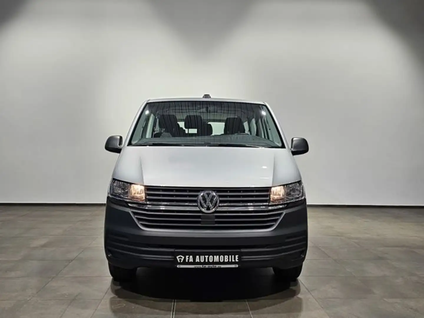 Volkswagen T6 Caravelle 2.0 TDI 9 Sitzer Lang Pdc EU6 Plus Plateado - 2