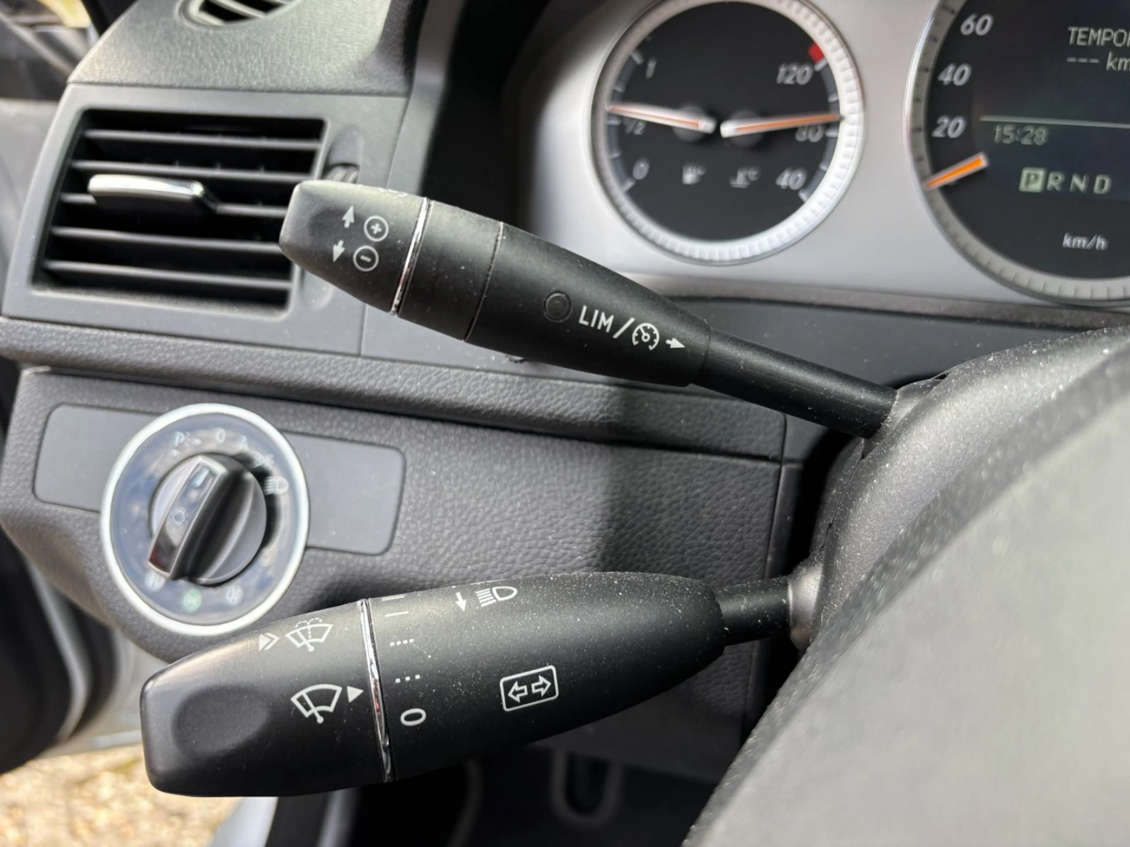 Mercedes-Benz C 200 Limousine C 200 Kompressor AMG-OPTIK — photo 24