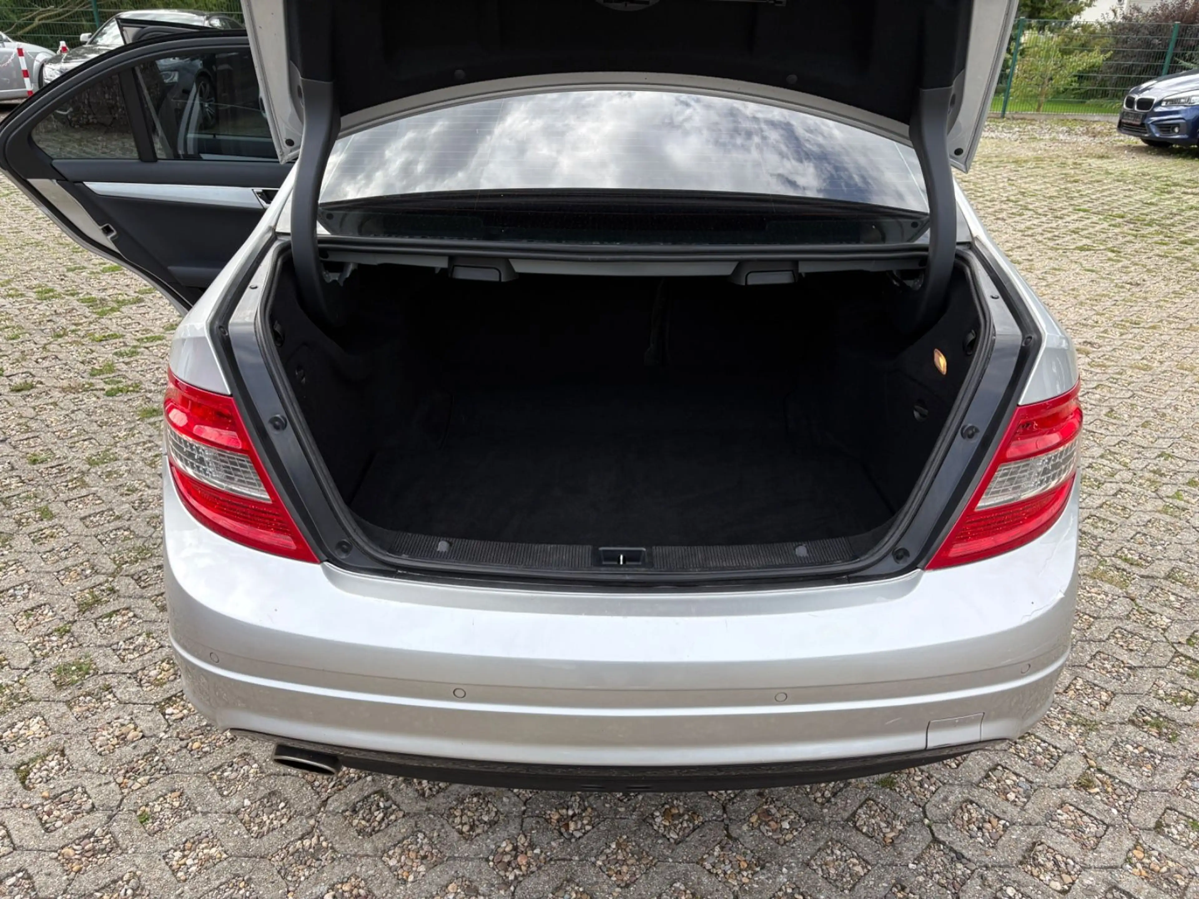 Mercedes-Benz C 200 Limousine C 200 Kompressor AMG-OPTIK — photo 5