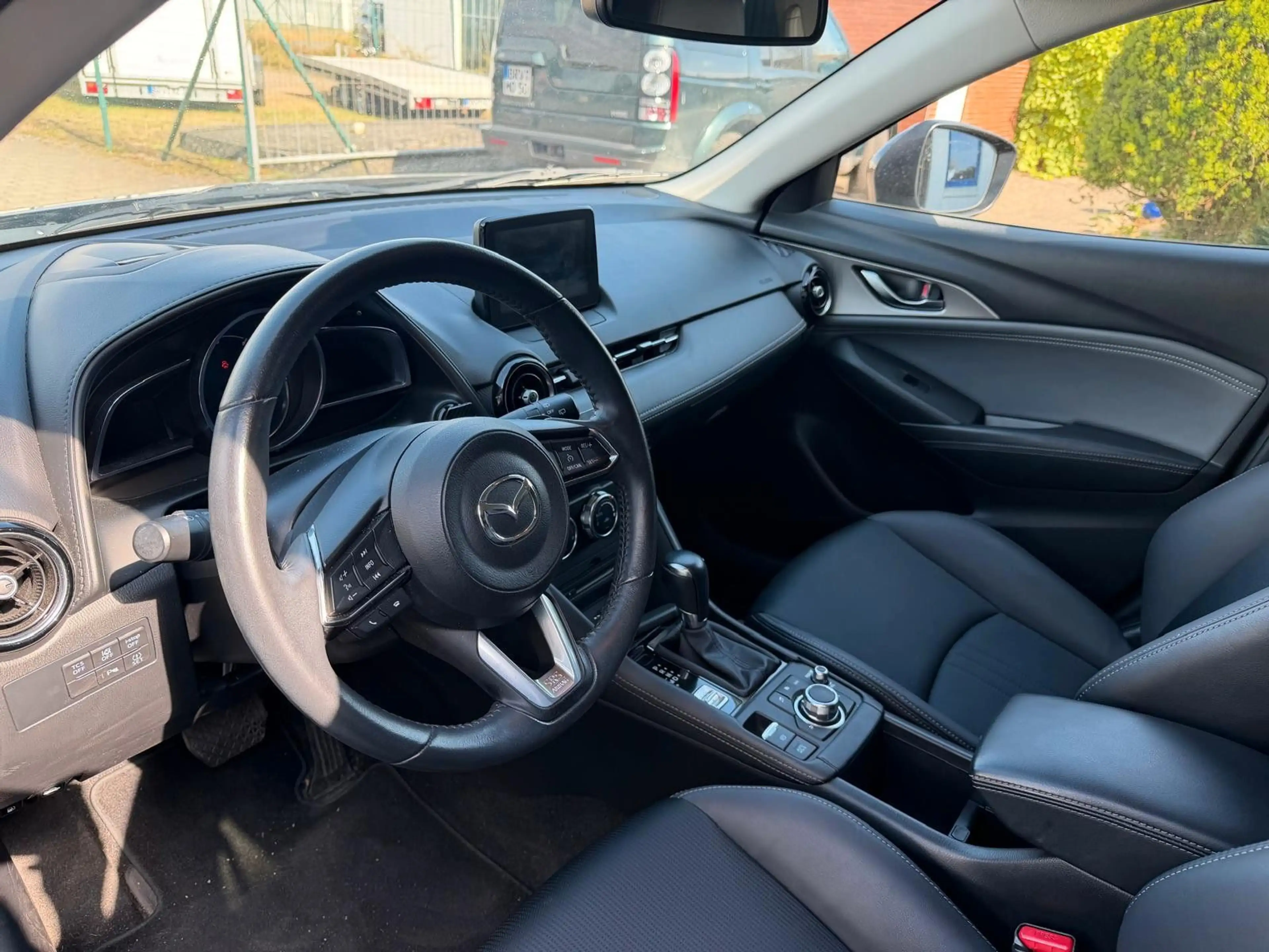 Mazda CX-3 CX-3 Sports-Line/Automatik/R-Kam/Leder/Navi/SHZ — photo 9