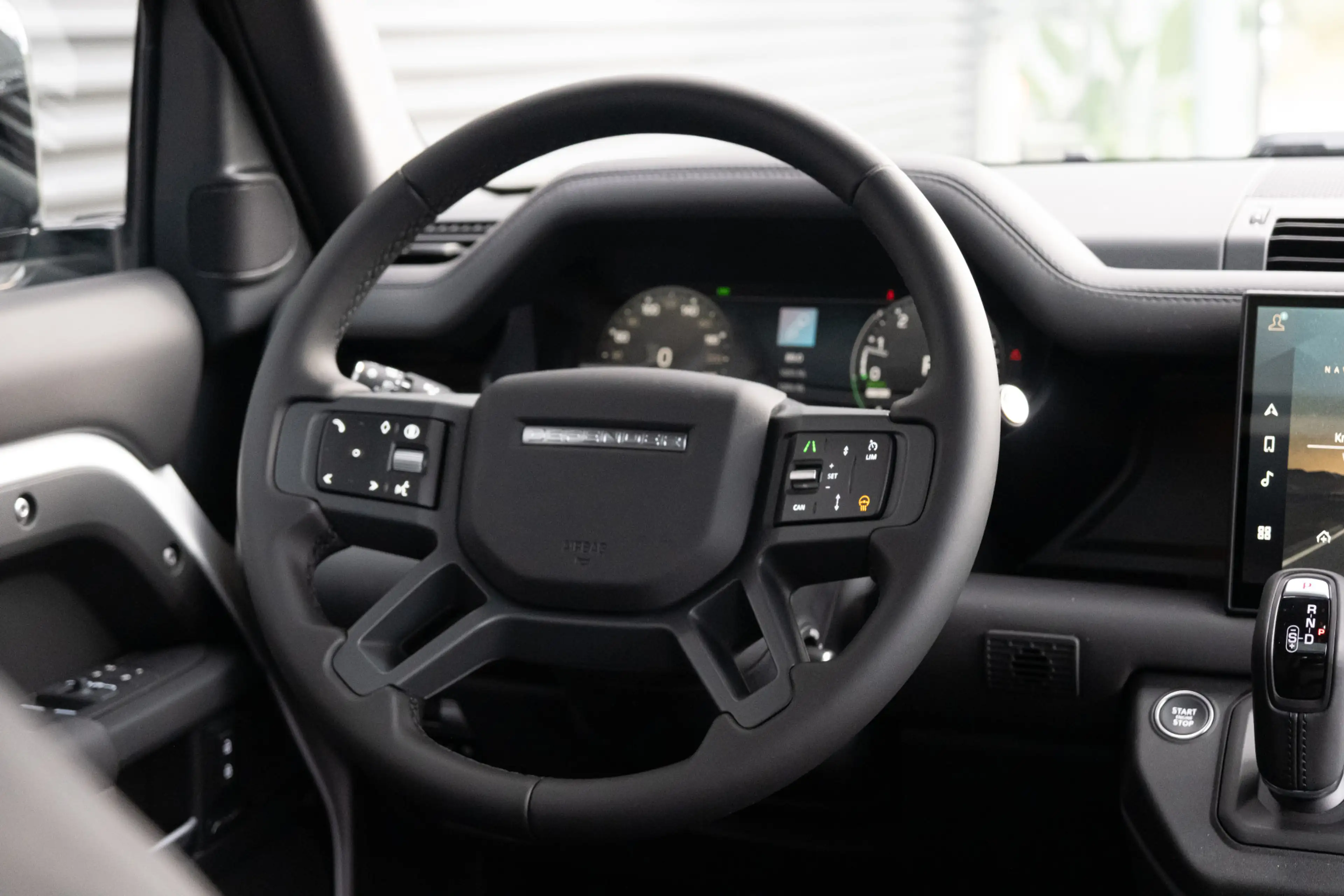 Land Rover Defender 110 2.0 P300e 110 X-Dynamic HSE | HNP € 120.079,- — photo 17