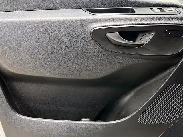 Mercedes-Benz Sprinter view 13