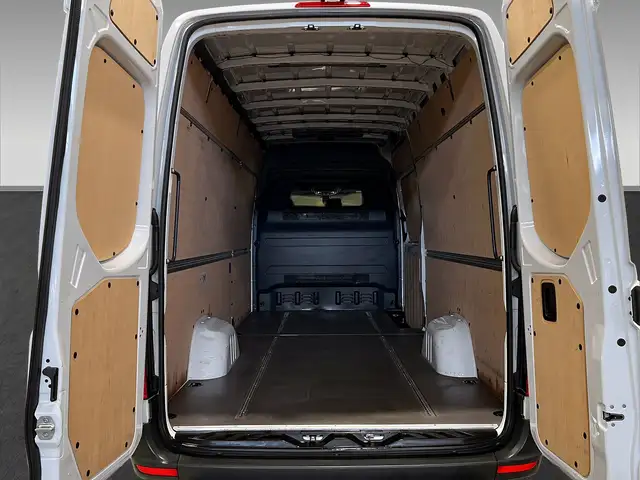 Mercedes-Benz Sprinter view 8
