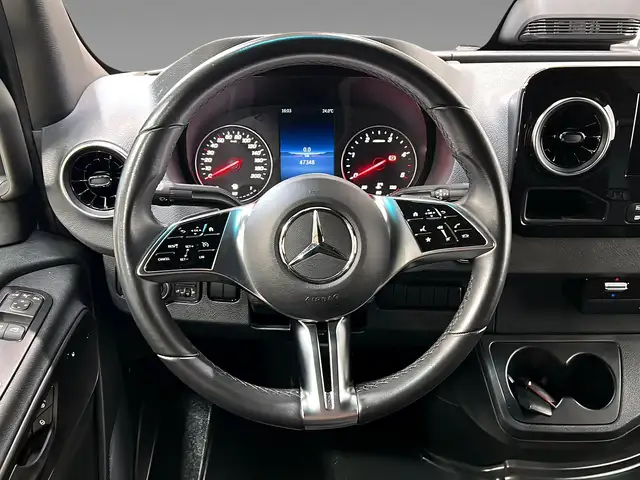 Mercedes-Benz Sprinter view 14