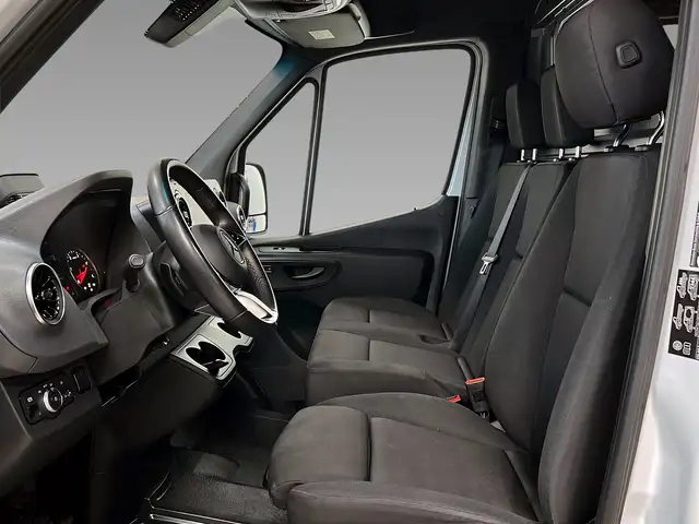 Mercedes-Benz Sprinter view 10