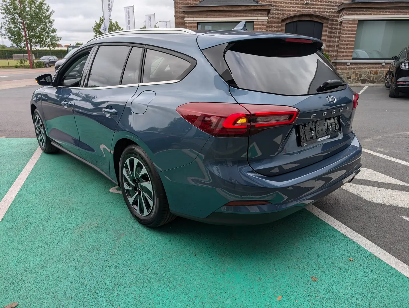 Ford Focus Clipper Titanium 1.0i Mild Hybrid Ecoboost 125pk Blauw - 2
