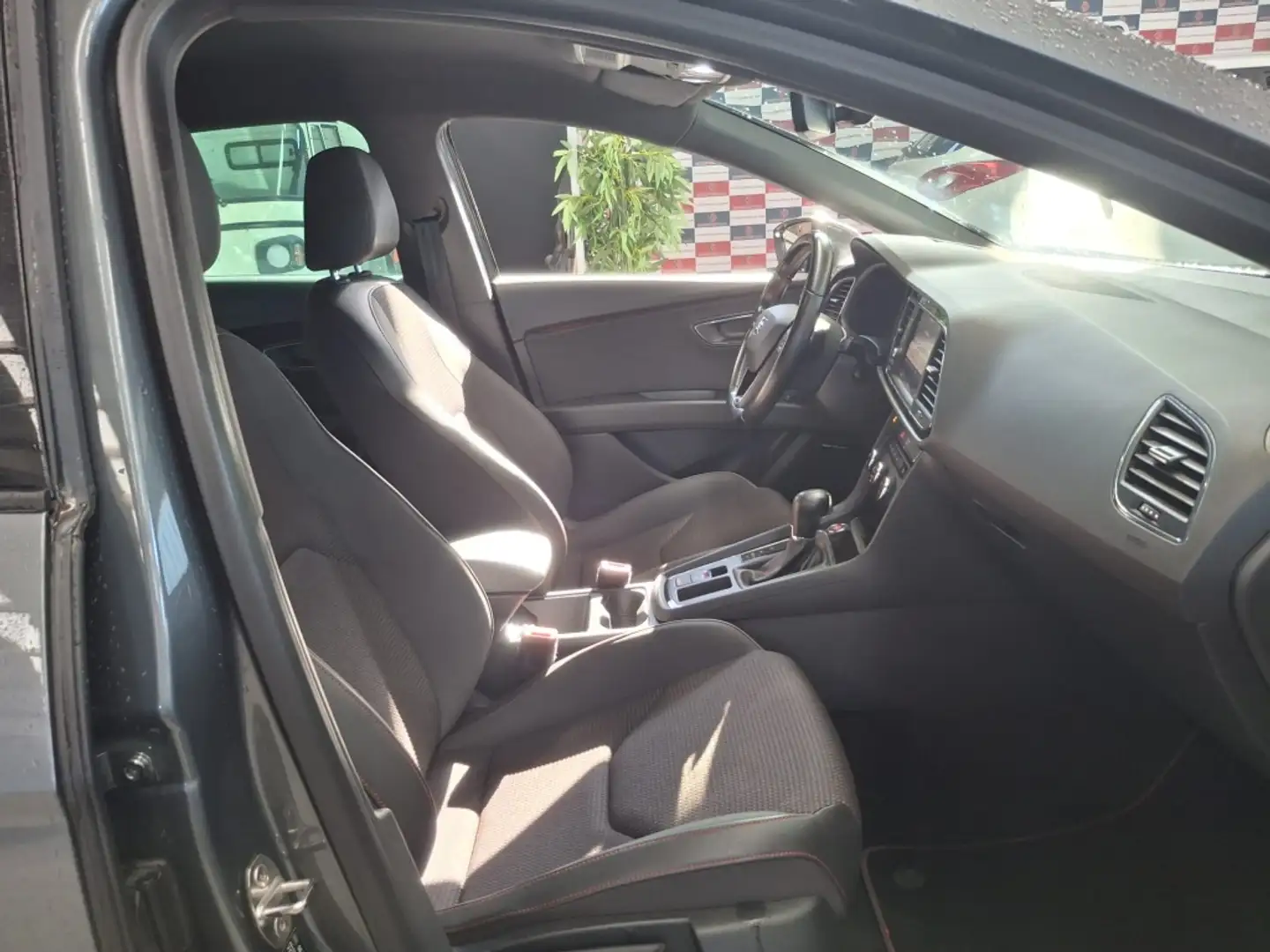 SEAT Leon SC 2.0TDI CR S&S FR DSG 184 Grigio - 2