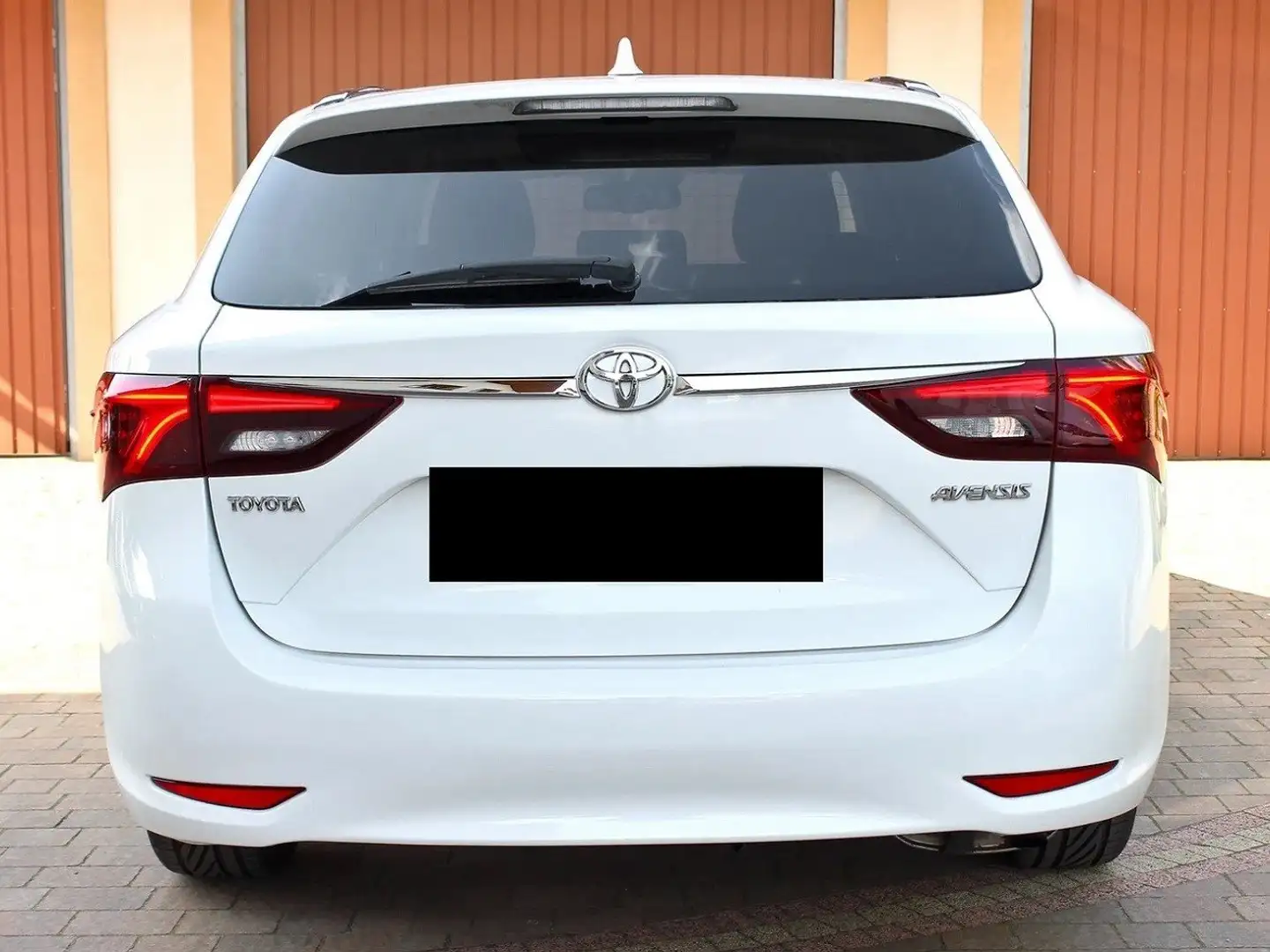 Toyota Avensis Avensis Touring Sports 1.8Comfort Weiß - 2