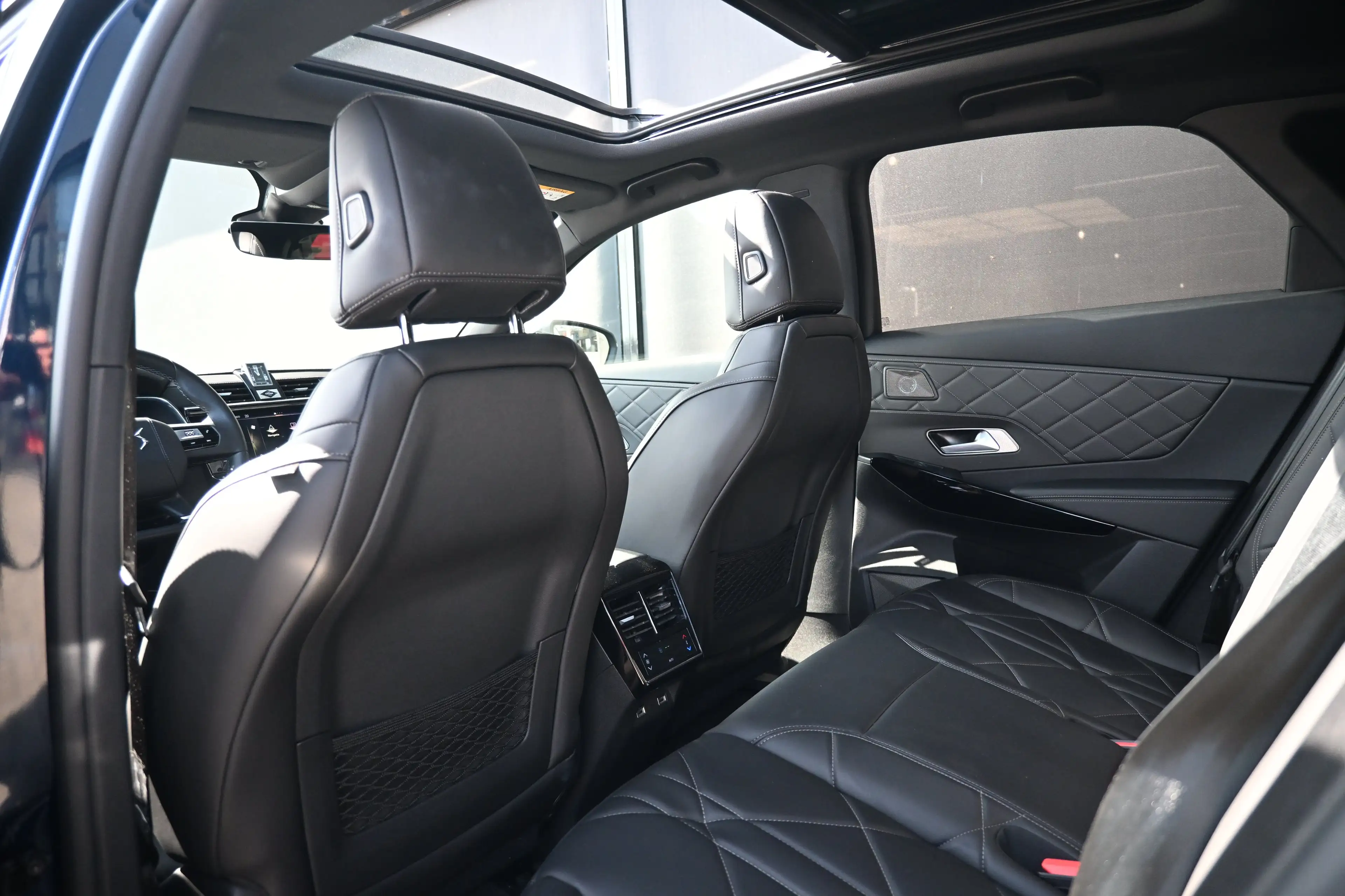 DS Automobiles DS 7 1.6 PHEV 300 4x4 Pallas | Schuif-/Kanteldak | Vol- — photo 13