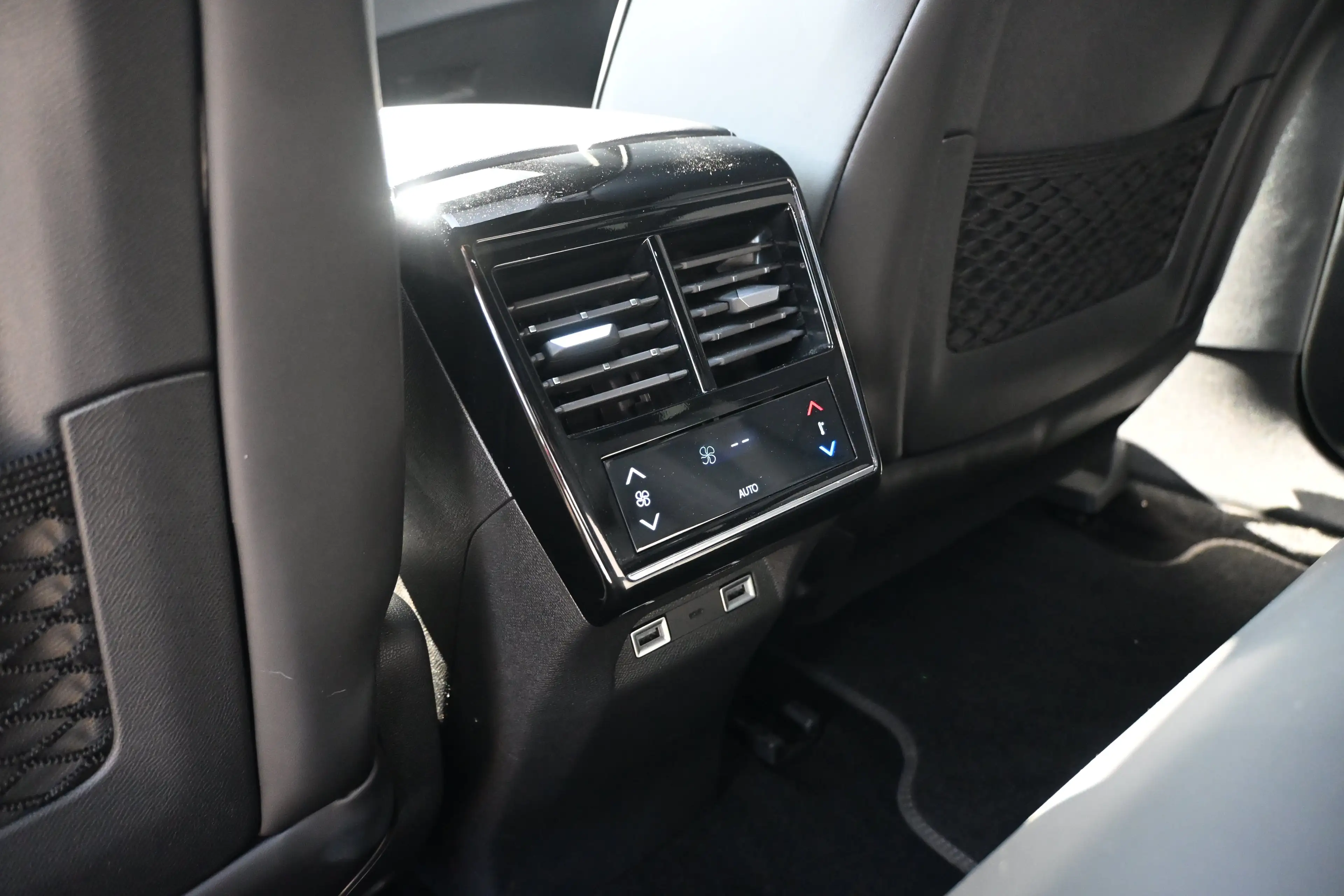 DS Automobiles DS 7 1.6 PHEV 300 4x4 Pallas | Schuif-/Kanteldak | Vol- — photo 15